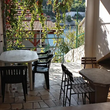 Apartments By The Sea Stomorska, Solta - 782 Apartment