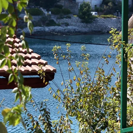 Apartments By The Sea Stomorska, Solta - 782 Apartment Stomorska