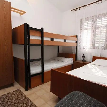 Apartments By The Sea Stomorska, Solta - 782 Apartment Stomorska