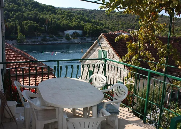 By The Sea Stomorska, Solta - 782 ستومورسكا